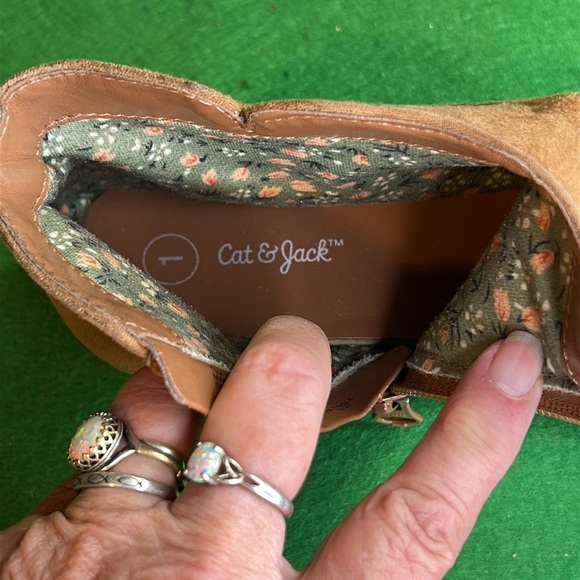 Cat & JACK  GIRLS ANKLE BOOTS ZIP UP SIDES SZ 1 - Picture 7 of 9